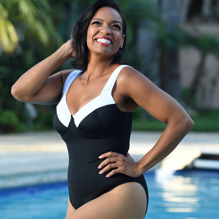 InstantFigure Knotted Swimsuit