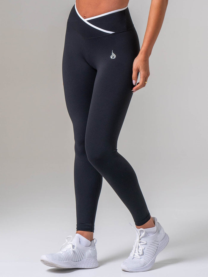 NKD Cross Over Contrast Invisible Scrunch Leggings - Black/white Clothing Ryderwear